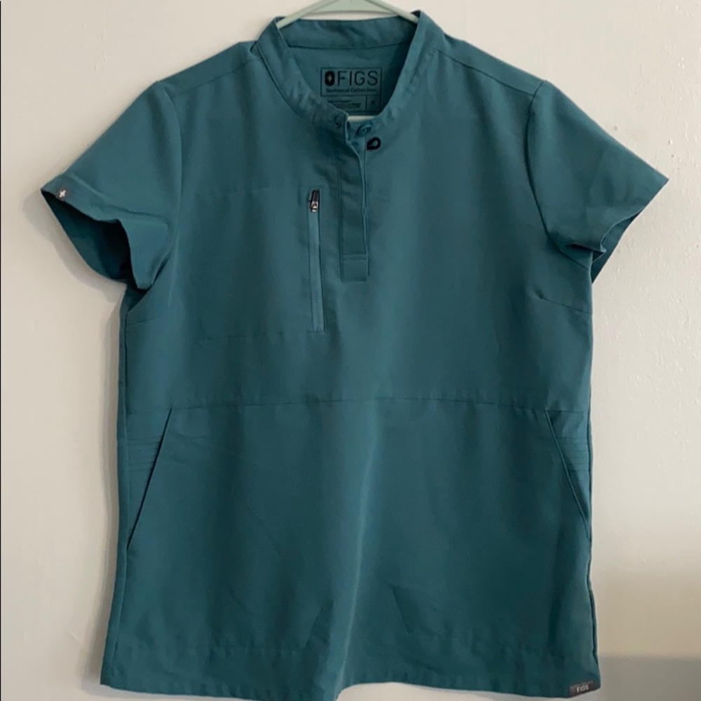 Reserved figs Moto top